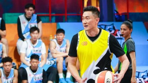 明星打球节目,挥洒汗水，展现运动魅力