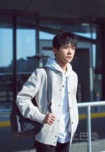 亲民用于明星,闪耀舞台，温暖人心