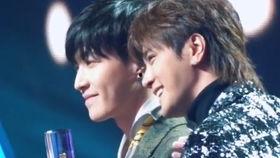 张艺兴头条获奖感言原文,感恩与成长，荣耀时刻见证蜕变