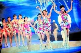 网红刘雨菲,从网红到明星，她如何用实力征服观众