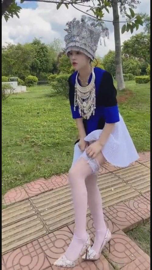 爱穿白丝的网红,揭秘爱穿白丝网红的时尚魅力