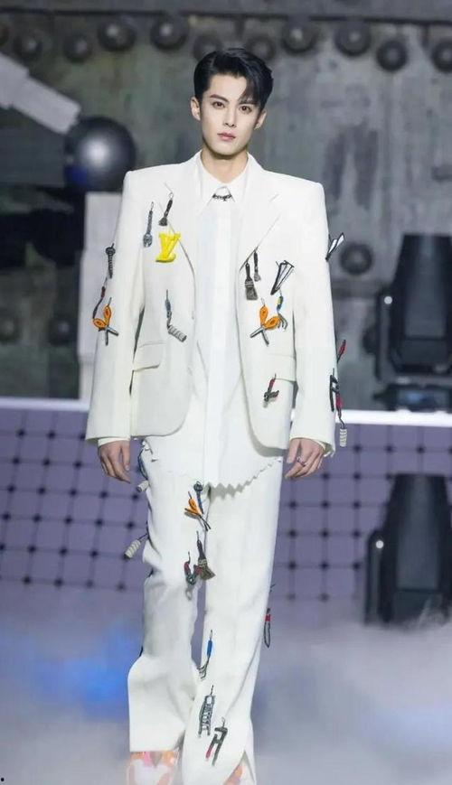 明星的全身照,揭秘明星们的时尚穿搭全貌